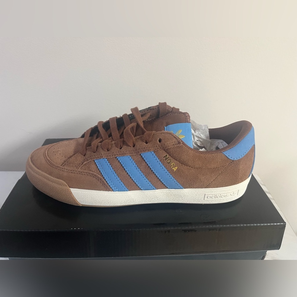 Adidas Brown Sneakers with Blue Stripes - Picture 3 of 5